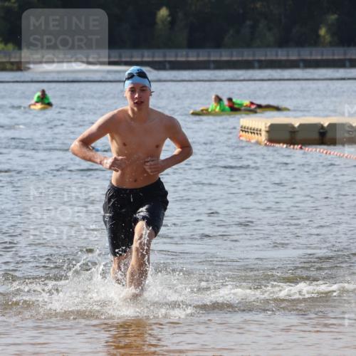 07.09.2025 - 19. Norderstedt Triathlon Luisa Fischer http://msf.ph/oto/8746510 07.09.2025 10:25:57 Schwimmen 99, 110, 693 meine-sportfotos.de
