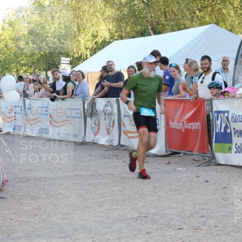 07.09.2025 - 19. Norderstedt Triathlon Luisa Fischer http://msf.ph/oto/8746542 07.09.2025 17:29:01 Ziel  meine-sportfotos.de