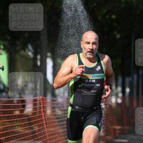 07.09.2025 - 19. Norderstedt Triathlon Michael Strokosch http://msf.ph/oto/8746555 07.09.2025 14:48:44 Laufen 911, 965, 986, 997, 1039 meine-sportfotos.de