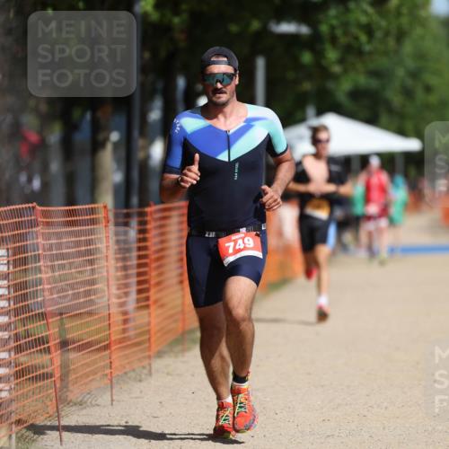 07.09.2025 - 19. Norderstedt Triathlon Michael Strokosch http://msf.ph/oto/8746562 07.09.2025 12:00:24 Laufen 714, 749, 1184 meine-sportfotos.de