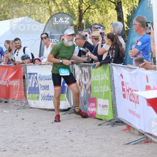 07.09.2025 - 19. Norderstedt Triathlon Luisa Fischer http://msf.ph/oto/8746574 07.09.2025 17:29:03 Ziel 421 meine-sportfotos.de