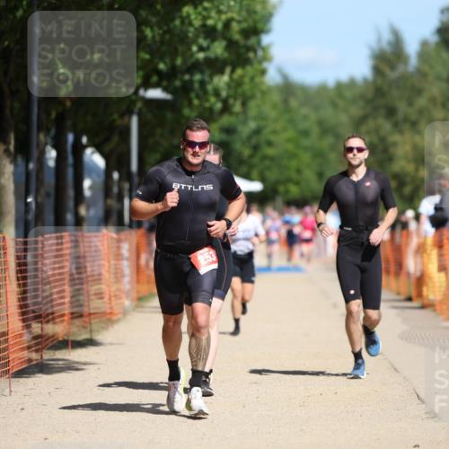 07.09.2025 - 19. Norderstedt Triathlon Michael Strokosch http://msf.ph/oto/8746589 07.09.2025 12:37:04 Laufen 253, 260, 738, 1244, 1369 meine-sportfotos.de
