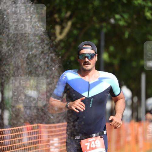 07.09.2025 - 19. Norderstedt Triathlon Michael Strokosch http://msf.ph/oto/8746592 07.09.2025 12:00:25 Laufen 714, 749, 1184 meine-sportfotos.de