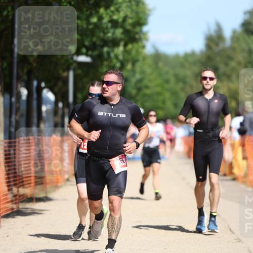 07.09.2025 - 19. Norderstedt Triathlon Michael Strokosch http://msf.ph/oto/8746606 07.09.2025 12:37:05 Laufen 253, 260, 738, 1244 meine-sportfotos.de