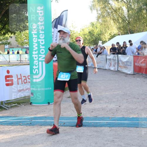 07.09.2025 - 19. Norderstedt Triathlon Luisa Fischer http://msf.ph/oto/8746629 07.09.2025 17:29:07 Ziel 421, 886 meine-sportfotos.de