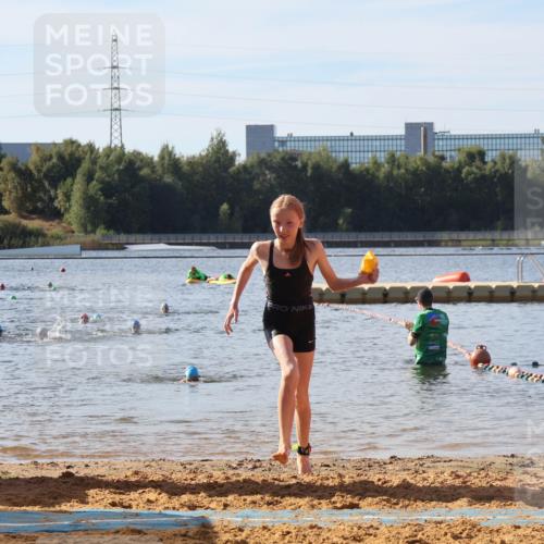 07.09.2025 - 19. Norderstedt Triathlon Luisa Fischer http://msf.ph/oto/8746633 07.09.2025 10:26:35 Schwimmen 78 meine-sportfotos.de
