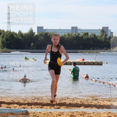 07.09.2025 - 19. Norderstedt Triathlon Luisa Fischer http://msf.ph/oto/8746643 07.09.2025 10:26:36 Schwimmen 78 meine-sportfotos.de