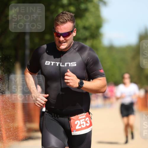 07.09.2025 - 19. Norderstedt Triathlon Michael Strokosch http://msf.ph/oto/8746662 07.09.2025 12:37:07 Laufen 253, 260, 280, 738, 861, 1244 meine-sportfotos.de