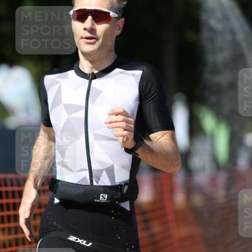 07.09.2025 - 19. Norderstedt Triathlon Michael Strokosch http://msf.ph/oto/8746663 07.09.2025 14:48:51 Laufen 965, 999, 1018 meine-sportfotos.de