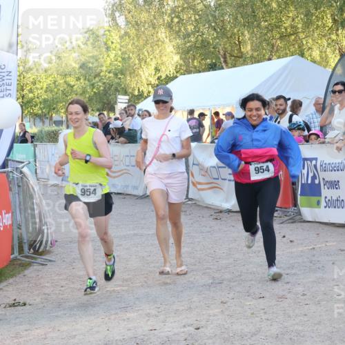 07.09.2025 - 19. Norderstedt Triathlon Luisa Fischer http://msf.ph/oto/8746716 07.09.2025 17:29:52 Ziel 954 meine-sportfotos.de