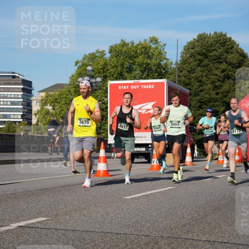 07.09.2025 - BARMER Alsterlauf Yannick Fuchs http://msf.ph/oto/8746754 07.09.2025 09:32:05 Laufen 3670, 4037, 5965, 5964, 8343, 5995, 6172, 4526, 1 meine-sportfotos.de