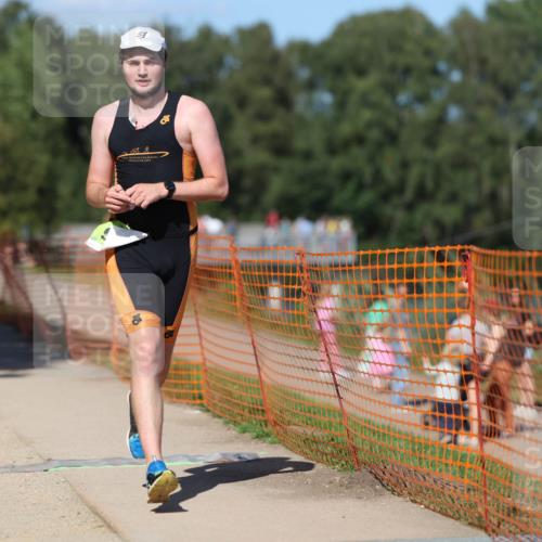 07.09.2025 - 19. Norderstedt Triathlon Michael Strokosch http://msf.ph/oto/8746757 07.09.2025 14:48:56 Laufen 999, 1018 meine-sportfotos.de