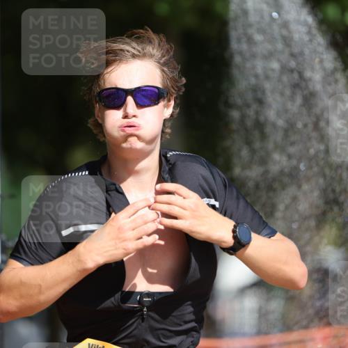 07.09.2025 - 19. Norderstedt Triathlon Michael Strokosch http://msf.ph/oto/8746766 07.09.2025 12:00:31 Laufen 1184 meine-sportfotos.de