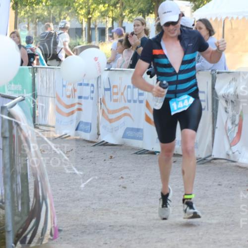 07.09.2025 - 19. Norderstedt Triathlon Luisa Fischer http://msf.ph/oto/8746768 07.09.2025 17:30:10 Ziel 1444 meine-sportfotos.de