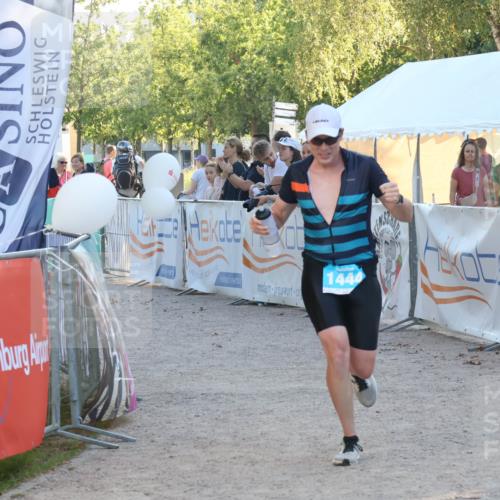 07.09.2025 - 19. Norderstedt Triathlon Luisa Fischer http://msf.ph/oto/8746781 07.09.2025 17:30:12 Ziel 1444 meine-sportfotos.de