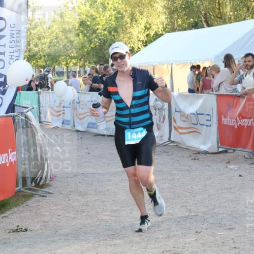 07.09.2025 - 19. Norderstedt Triathlon Luisa Fischer http://msf.ph/oto/8746793 07.09.2025 17:30:12 Ziel 1444 meine-sportfotos.de