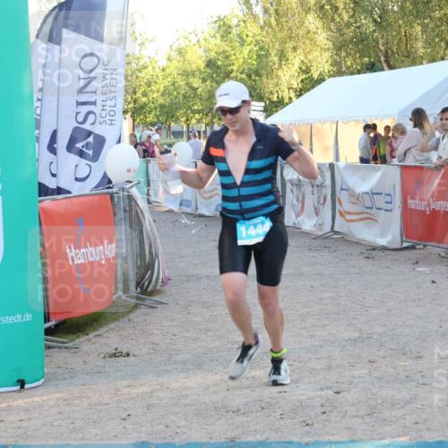 07.09.2025 - 19. Norderstedt Triathlon Luisa Fischer http://msf.ph/oto/8746798 07.09.2025 17:30:13 Ziel 1444 meine-sportfotos.de