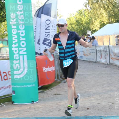 07.09.2025 - 19. Norderstedt Triathlon Luisa Fischer http://msf.ph/oto/8746805 07.09.2025 17:30:13 Ziel 1444 meine-sportfotos.de