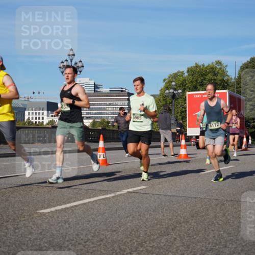 07.09.2025 - BARMER Alsterlauf Yannick Fuchs http://msf.ph/oto/8746806 07.09.2025 09:32:06 Laufen 367, 4037, 5965, 83, 6172, 4526 meine-sportfotos.de