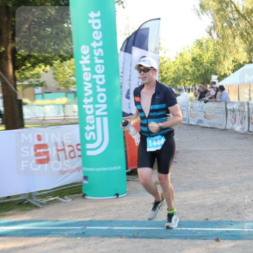 07.09.2025 - 19. Norderstedt Triathlon Luisa Fischer http://msf.ph/oto/8746811 07.09.2025 17:30:13 Ziel 1444 meine-sportfotos.de