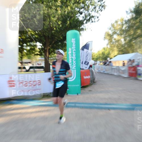 07.09.2025 - 19. Norderstedt Triathlon Luisa Fischer http://msf.ph/oto/8746825 07.09.2025 17:30:14 Ziel 1444 meine-sportfotos.de