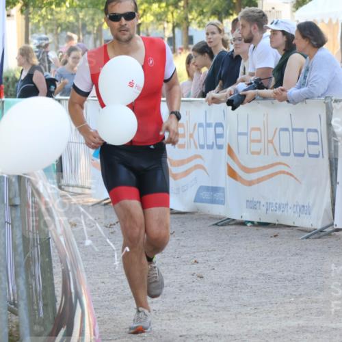 07.09.2025 - 19. Norderstedt Triathlon Luisa Fischer http://msf.ph/oto/8746834 07.09.2025 17:30:16 Ziel 894, 1444 meine-sportfotos.de