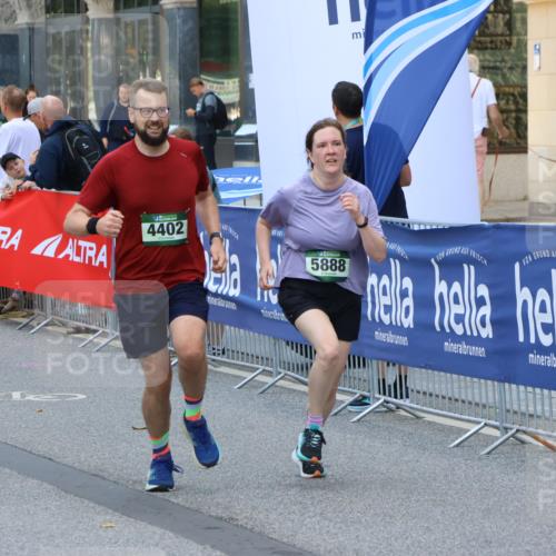 07.09.2025 - BARMER Alsterlauf Strokosch-Dieckow http://msf.ph/oto/8746836 07.09.2025 10:17:01 Ziel 2066, 2222, 2268, 2470, 2720, 2858, 2946, 3231, 3304, 3372, 3793, 3811, 4109, 4324, 4325, 4396, 4447, 4680, 4758, 5032, 5087, 5237, 5545, 5547, 8082 meine-sportfotos.de
