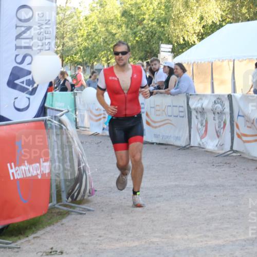 07.09.2025 - 19. Norderstedt Triathlon Luisa Fischer http://msf.ph/oto/8746844 07.09.2025 17:30:17 Ziel 894, 1444 meine-sportfotos.de