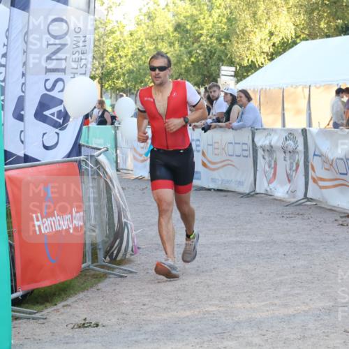 07.09.2025 - 19. Norderstedt Triathlon Luisa Fischer http://msf.ph/oto/8746850 07.09.2025 17:30:17 Ziel 894, 1444 meine-sportfotos.de