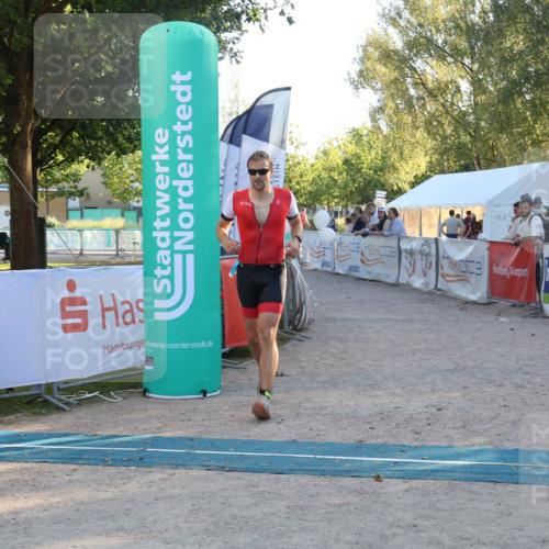 07.09.2025 - 19. Norderstedt Triathlon Luisa Fischer http://msf.ph/oto/8746881 07.09.2025 17:30:19 Ziel 894, 1444 meine-sportfotos.de