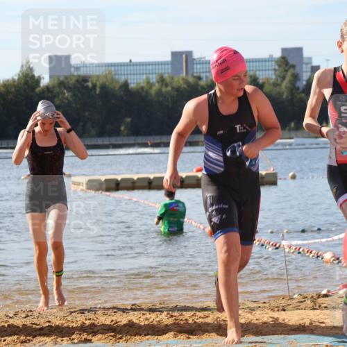 07.09.2025 - 19. Norderstedt Triathlon Luisa Fischer http://msf.ph/oto/8746882 07.09.2025 10:27:18 Schwimmen 56, 63, 66, 122, 666 meine-sportfotos.de