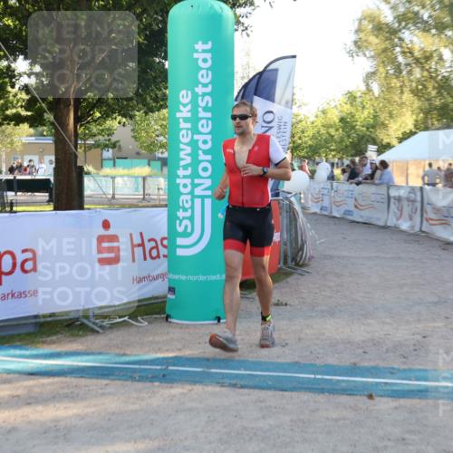 07.09.2025 - 19. Norderstedt Triathlon Luisa Fischer http://msf.ph/oto/8746885 07.09.2025 17:30:20 Ziel 894, 1444 meine-sportfotos.de