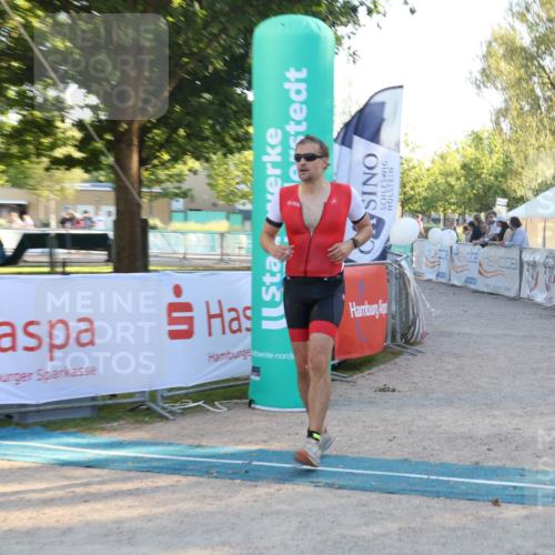 07.09.2025 - 19. Norderstedt Triathlon Luisa Fischer http://msf.ph/oto/8746893 07.09.2025 17:30:20 Ziel 894, 1444 meine-sportfotos.de