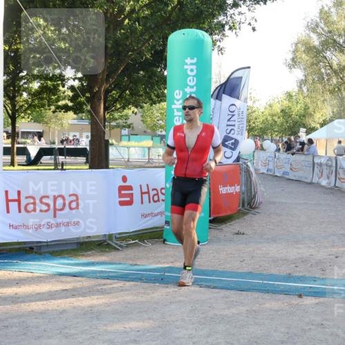 07.09.2025 - 19. Norderstedt Triathlon Luisa Fischer http://msf.ph/oto/8746895 07.09.2025 17:30:20 Ziel 894, 1444 meine-sportfotos.de