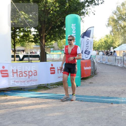 07.09.2025 - 19. Norderstedt Triathlon Luisa Fischer http://msf.ph/oto/8746901 07.09.2025 17:30:20 Ziel 894, 1444 meine-sportfotos.de