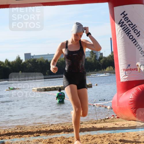 07.09.2025 - 19. Norderstedt Triathlon Luisa Fischer http://msf.ph/oto/8746923 07.09.2025 10:27:20 Schwimmen 63, 122, 666 meine-sportfotos.de