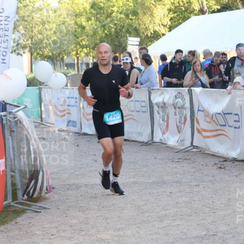 07.09.2025 - 19. Norderstedt Triathlon Luisa Fischer http://msf.ph/oto/8746925 07.09.2025 17:31:11 Ziel 1420 meine-sportfotos.de