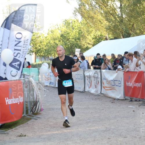 07.09.2025 - 19. Norderstedt Triathlon Luisa Fischer http://msf.ph/oto/8746938 07.09.2025 17:31:12 Ziel 1420 meine-sportfotos.de
