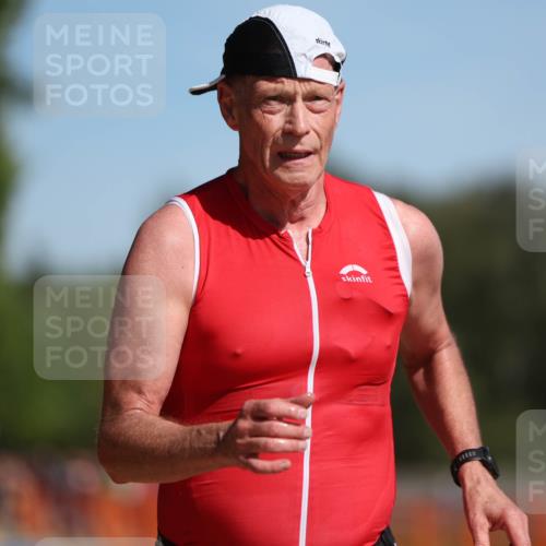 07.09.2025 - 19. Norderstedt Triathlon Michael Strokosch http://msf.ph/oto/8746942 07.09.2025 12:00:44 Laufen 704 meine-sportfotos.de