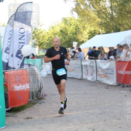 07.09.2025 - 19. Norderstedt Triathlon Luisa Fischer http://msf.ph/oto/8746948 07.09.2025 17:31:13 Ziel 1420 meine-sportfotos.de