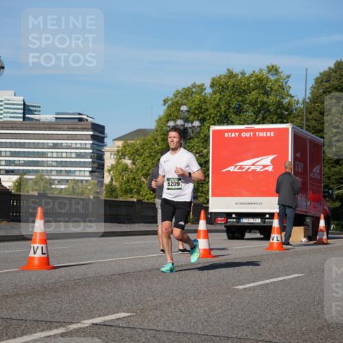 07.09.2025 - BARMER Alsterlauf Yannick Fuchs http://msf.ph/oto/8746952 07.09.2025 09:32:13 Laufen 5209, 1 meine-sportfotos.de