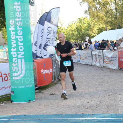 07.09.2025 - 19. Norderstedt Triathlon Luisa Fischer http://msf.ph/oto/8746954 07.09.2025 17:31:13 Ziel 1420 meine-sportfotos.de