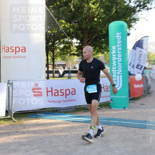 07.09.2025 - 19. Norderstedt Triathlon Luisa Fischer http://msf.ph/oto/8746995 07.09.2025 17:31:15 Ziel 1420 meine-sportfotos.de