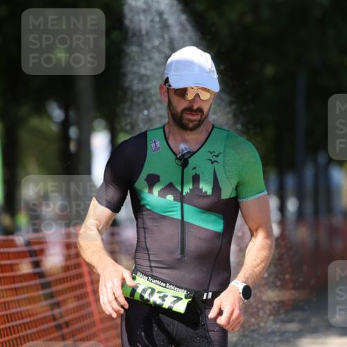 07.09.2025 - 19. Norderstedt Triathlon Michael Strokosch http://msf.ph/oto/8747008 07.09.2025 14:49:36 Laufen 985, 1037 meine-sportfotos.de