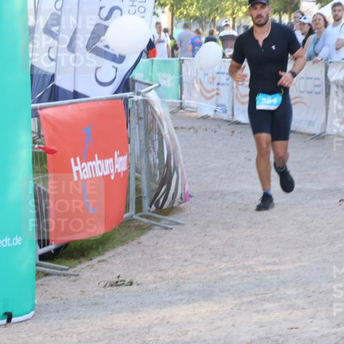07.09.2025 - 19. Norderstedt Triathlon Luisa Fischer http://msf.ph/oto/8747014 07.09.2025 17:31:32 Ziel 384 meine-sportfotos.de