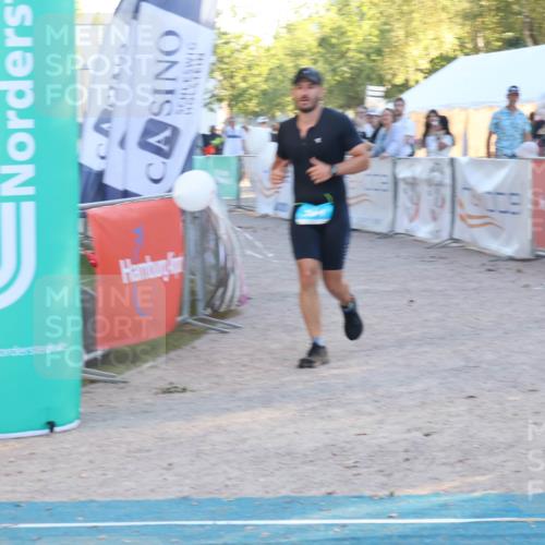 07.09.2025 - 19. Norderstedt Triathlon Luisa Fischer http://msf.ph/oto/8747042 07.09.2025 17:31:33 Ziel 384 meine-sportfotos.de