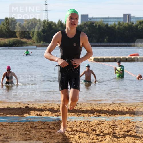 07.09.2025 - 19. Norderstedt Triathlon Luisa Fischer http://msf.ph/oto/8747048 07.09.2025 10:28:08 Schwimmen 116 meine-sportfotos.de