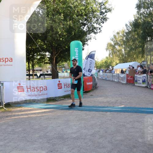 07.09.2025 - 19. Norderstedt Triathlon Luisa Fischer http://msf.ph/oto/8747074 07.09.2025 17:31:35 Ziel 384 meine-sportfotos.de