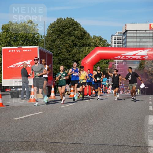 07.09.2025 - BARMER Alsterlauf Yannick Fuchs http://msf.ph/oto/8747092 07.09.2025 09:32:16 Laufen 2083, 47, 6308, 6209, 5790 meine-sportfotos.de