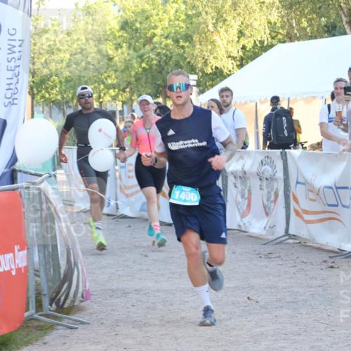 07.09.2025 - 19. Norderstedt Triathlon Luisa Fischer http://msf.ph/oto/8747104 07.09.2025 17:31:54 Ziel 914, 1400, 1442 meine-sportfotos.de